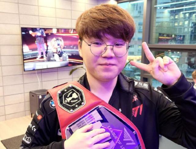 这使得他在 这使得他在